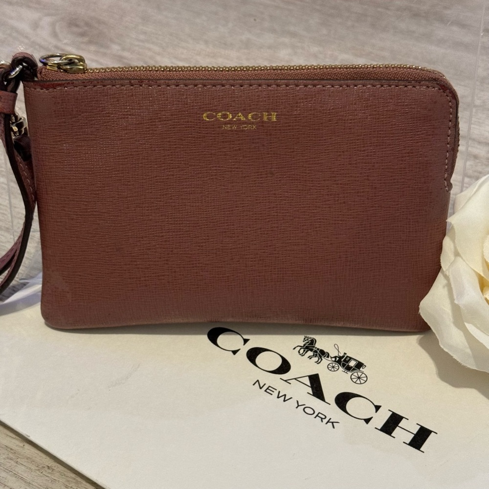 COACH - Mauve / Pink Small Wristlet / Wallet